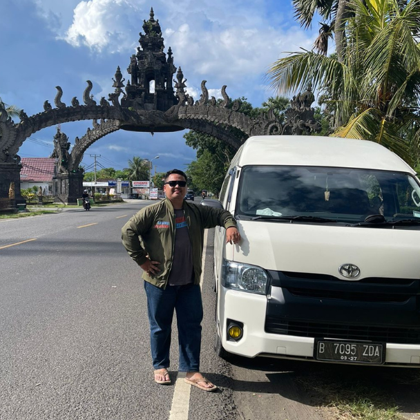 Sewa HIACE SOLO