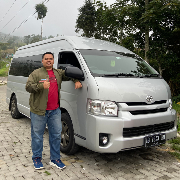 Sewa HIACE SOLO